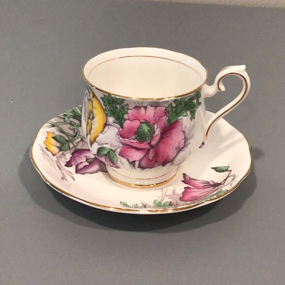 Vintage Royal Albert Hand Painted Flower of the Month POPPY Teacup & Saucer